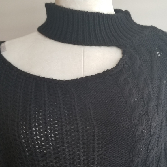 JOVANNA open shoulder collar sweater - Picture 2 of 8